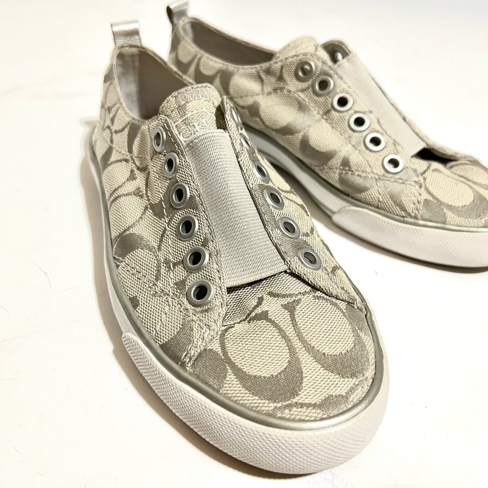 Coach shoes new without tags, size 5.5 B